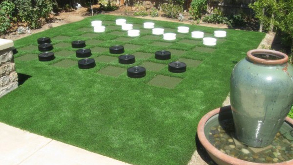 lawn-checkers-artificial-grass-synlawn-central-california